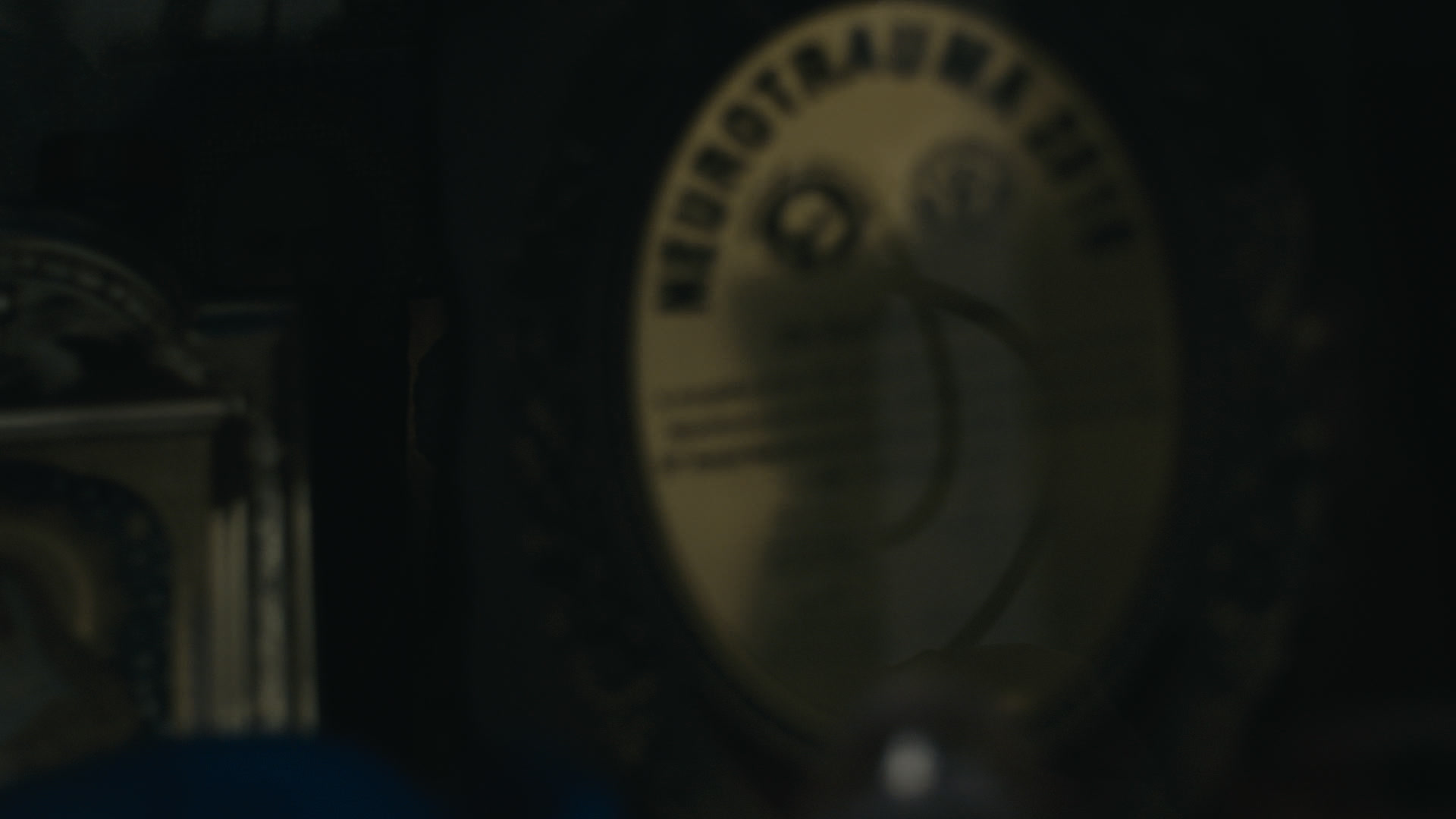 Keyframe: A046C008_220422UN