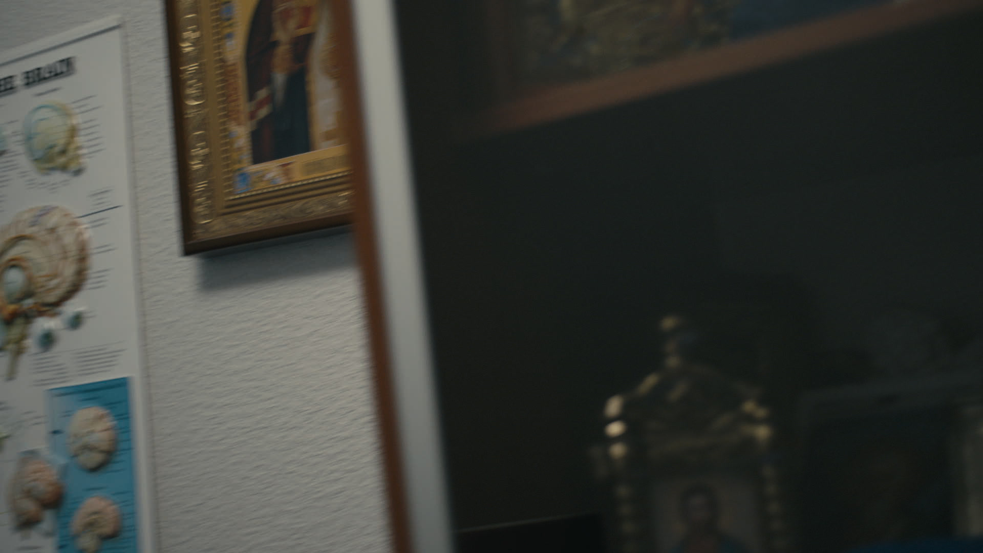 Keyframe: A046C011_220422E5