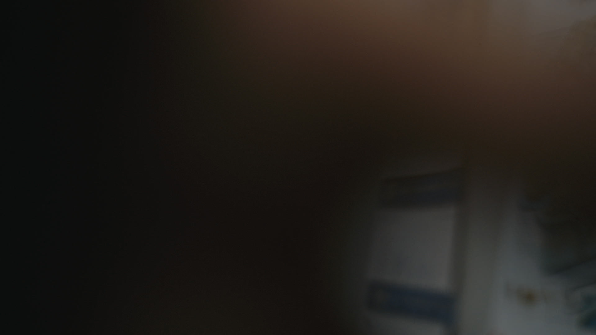 Keyframe: A046C012_220422W9