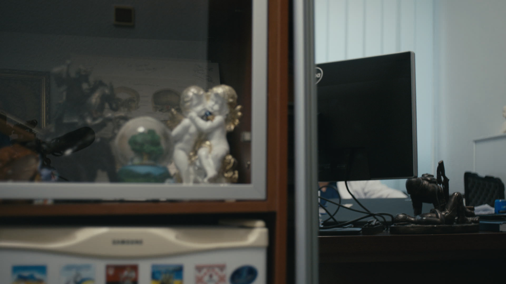 Keyframe: A046C019_220422PB