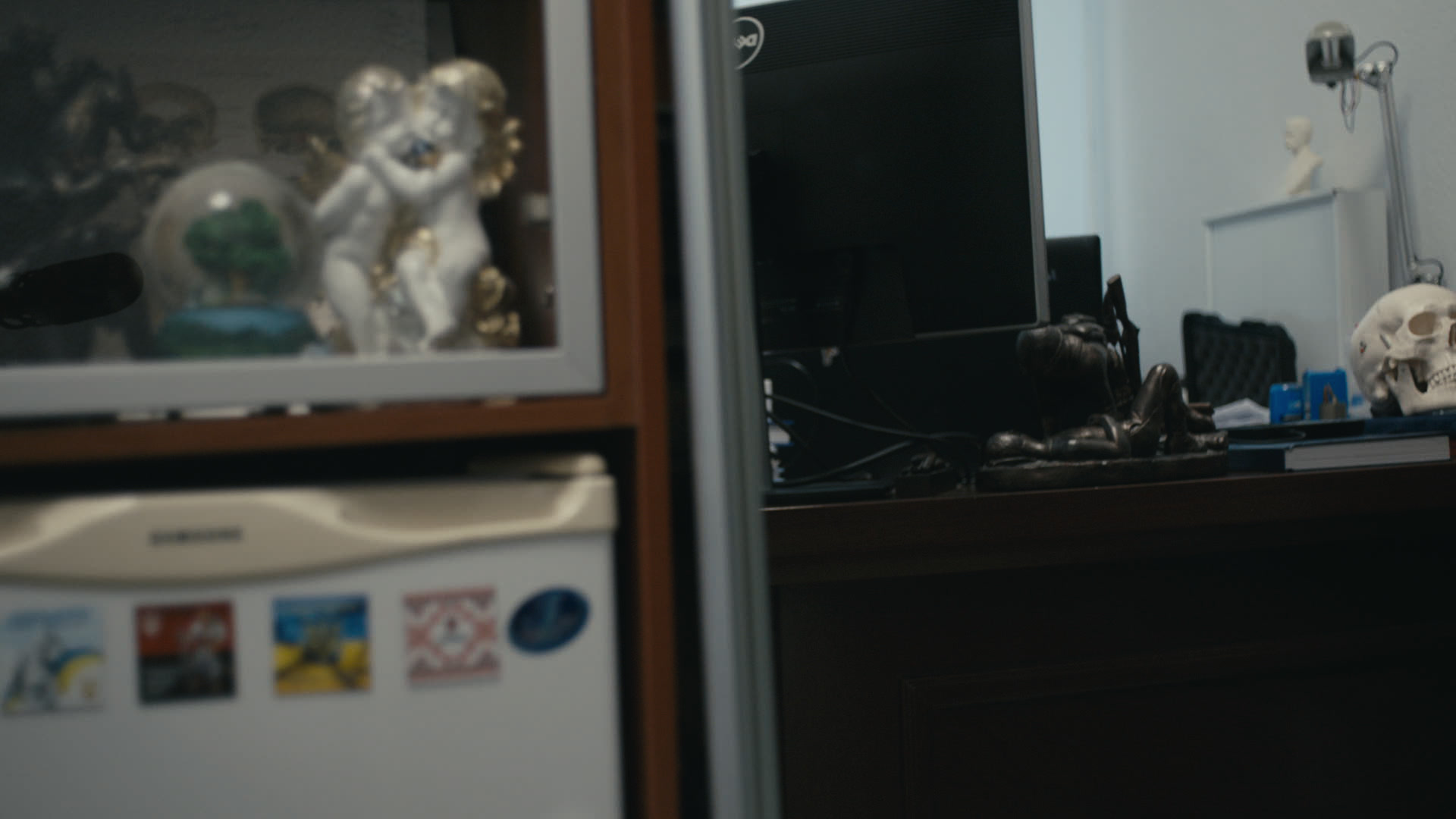 Keyframe: A046C020_220422PW