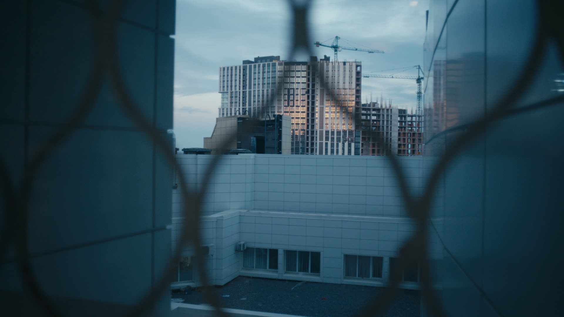 Keyframe: A046C024_2204226K