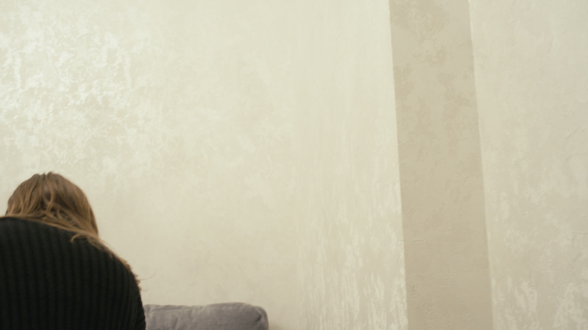 Keyframe: A047C013_220422HH