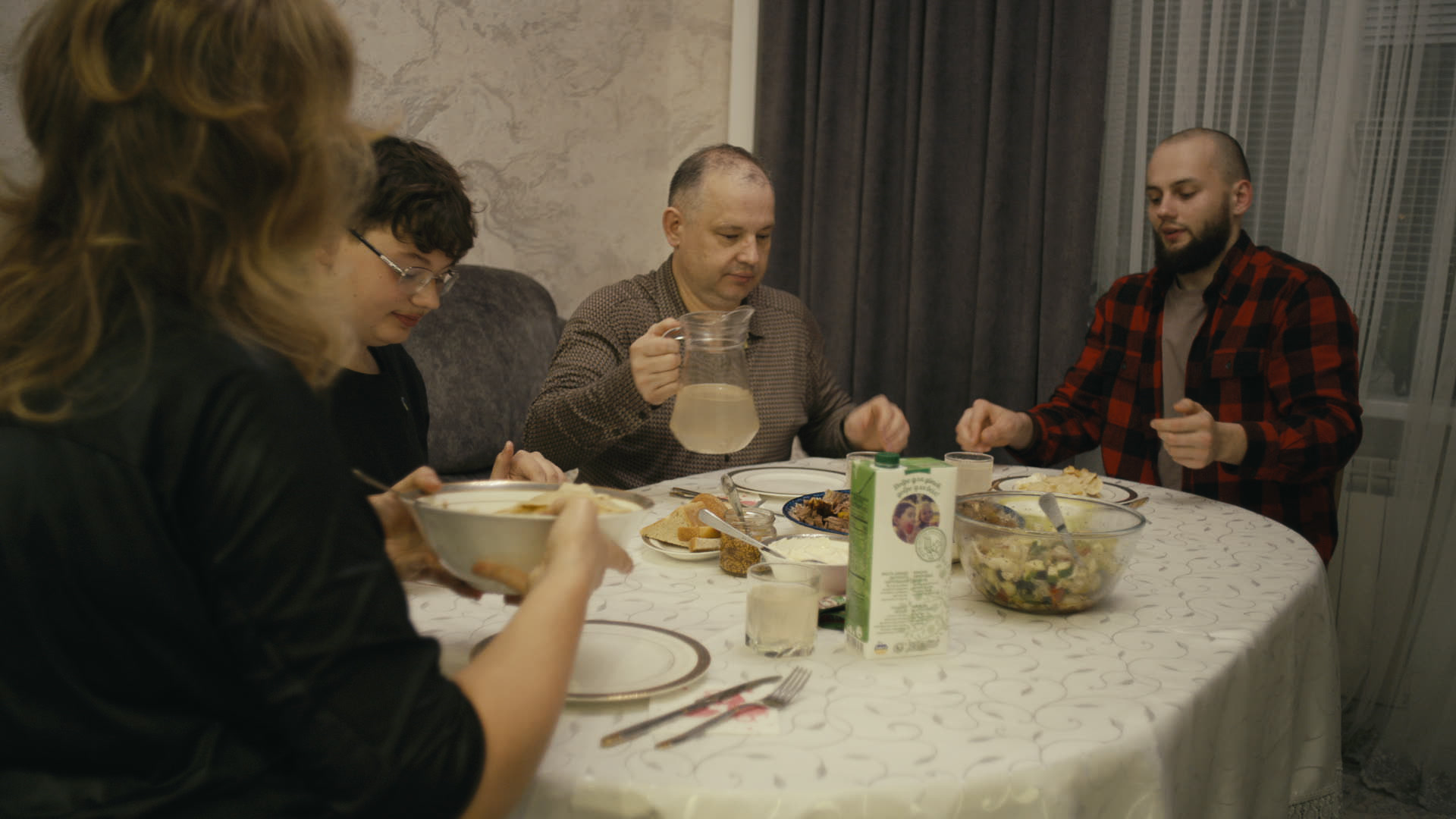 Keyframe: A048C001_220422T6