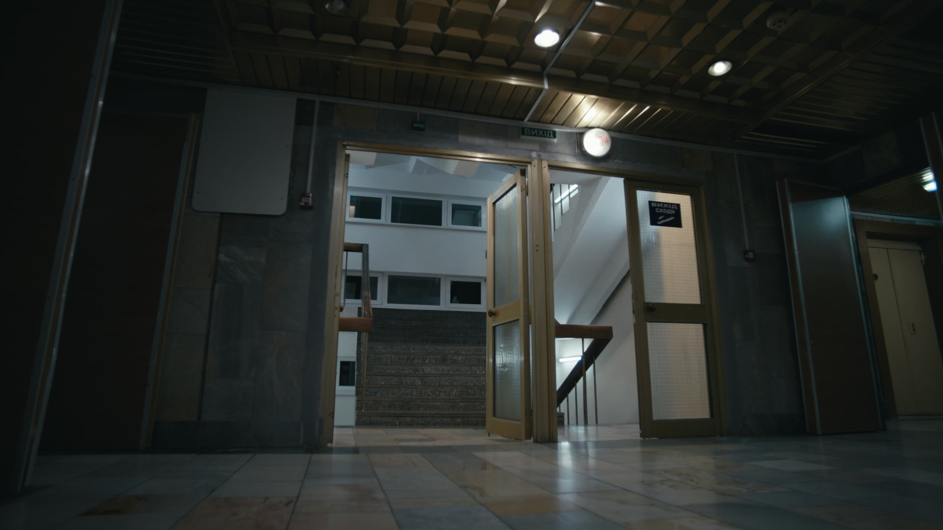 Keyframe: B004C0014_251024_D04K04