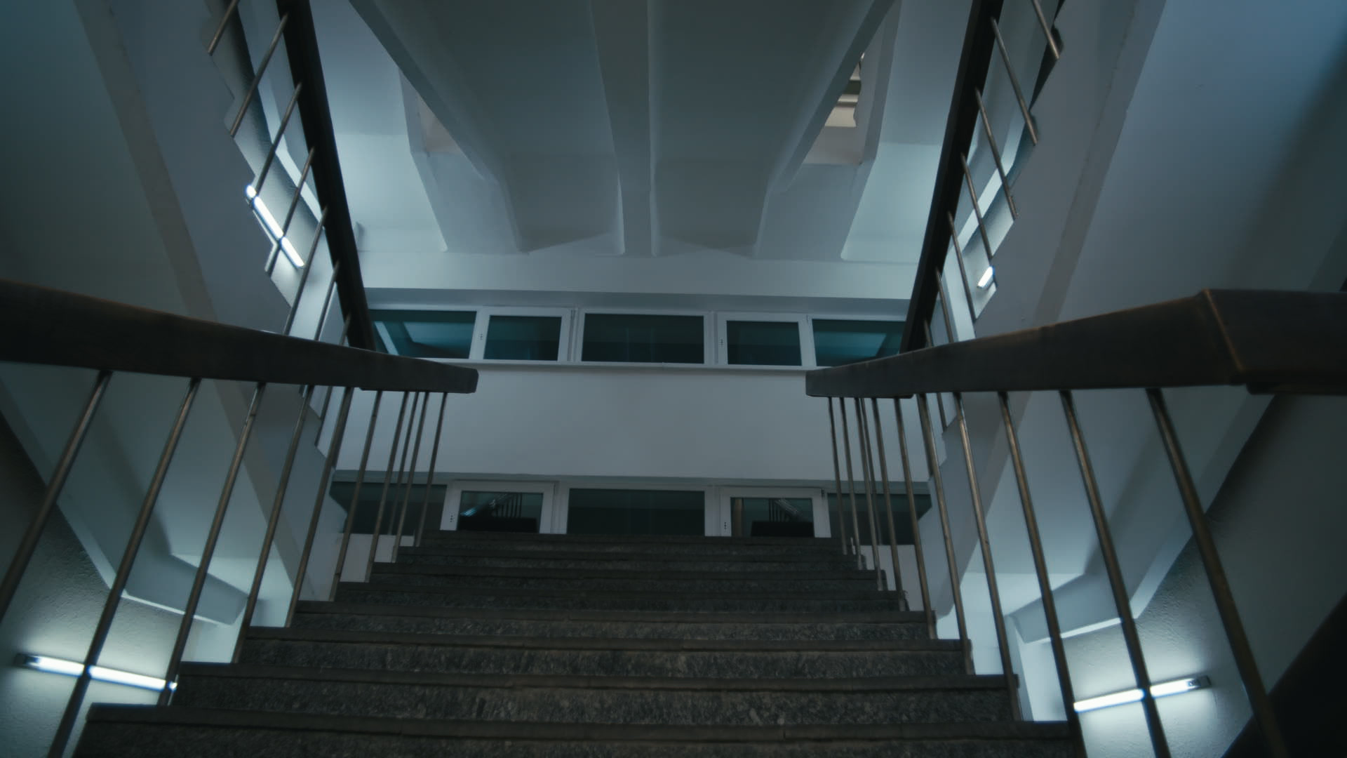 Keyframe: B004C0015_251024_D04K04