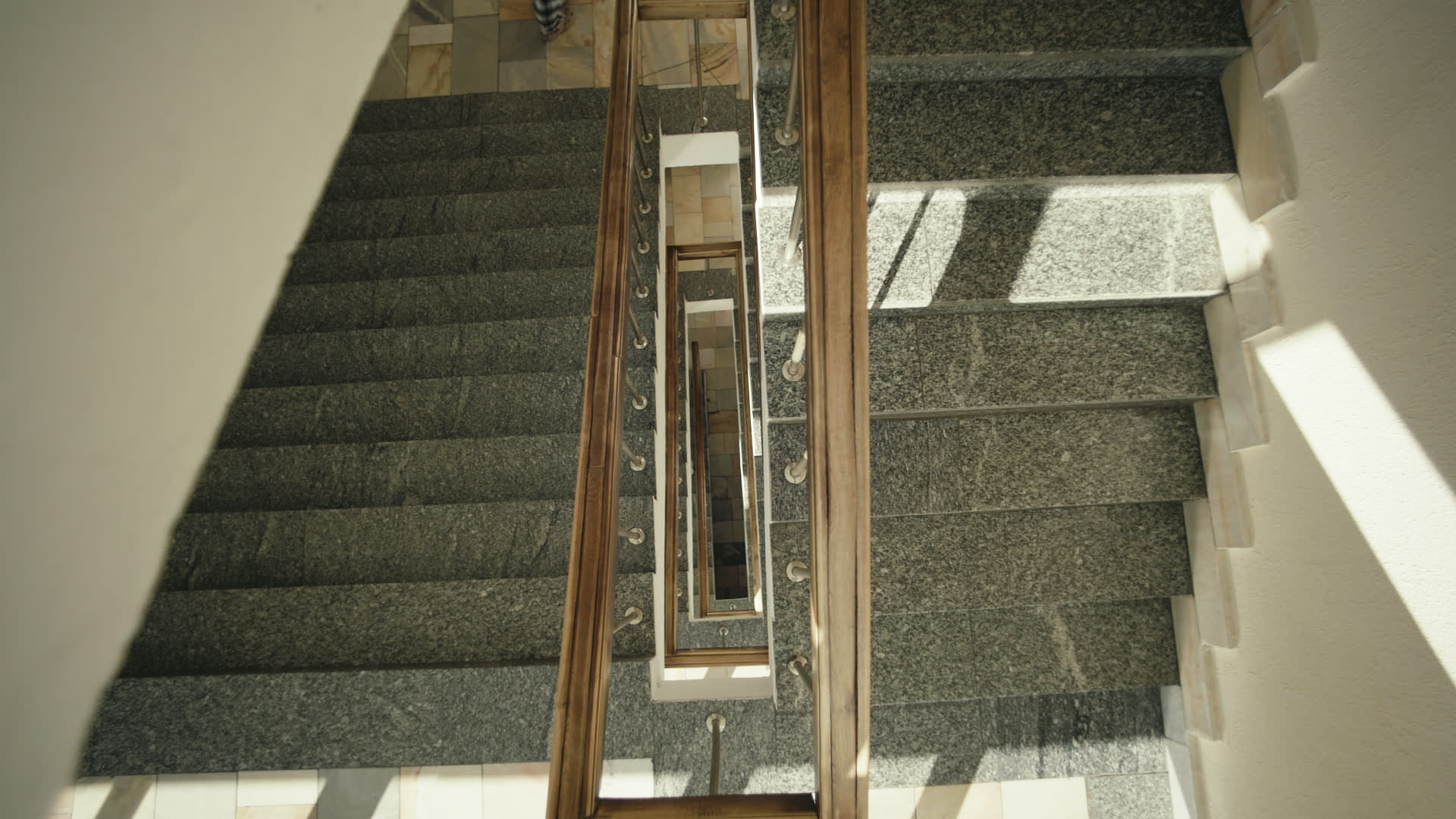 Keyframe: B005C0007_251025_D04K05