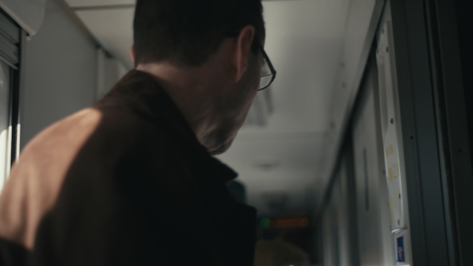 Keyframe: C001C039_2003181W