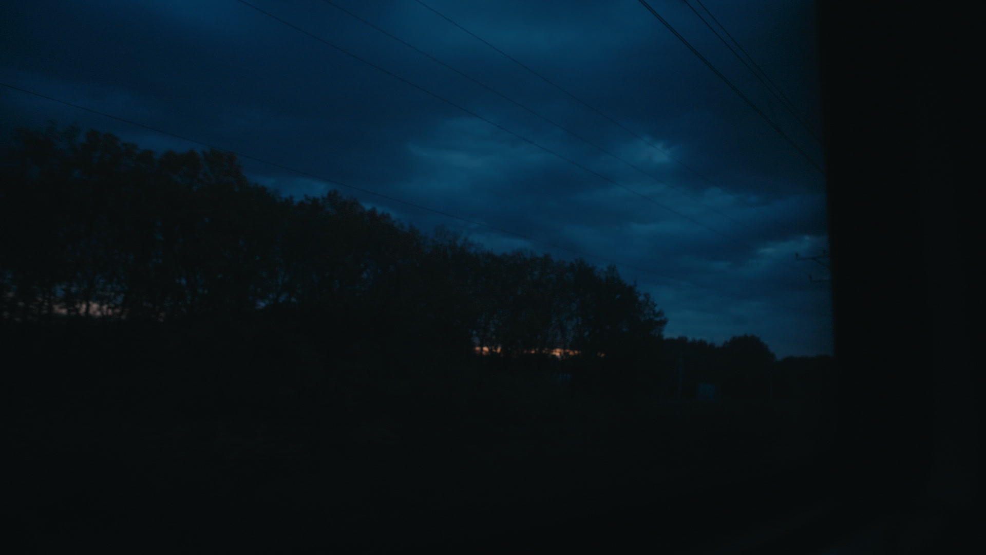 Keyframe: C003C012_2003193W