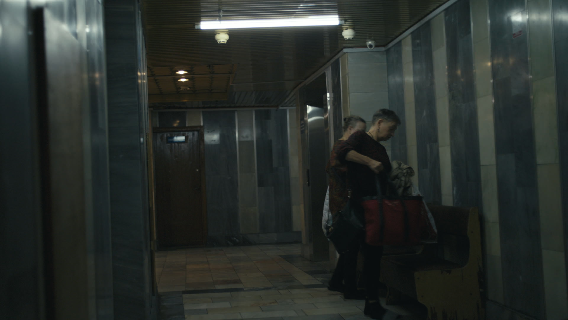 Keyframe: C008C003_2003233S