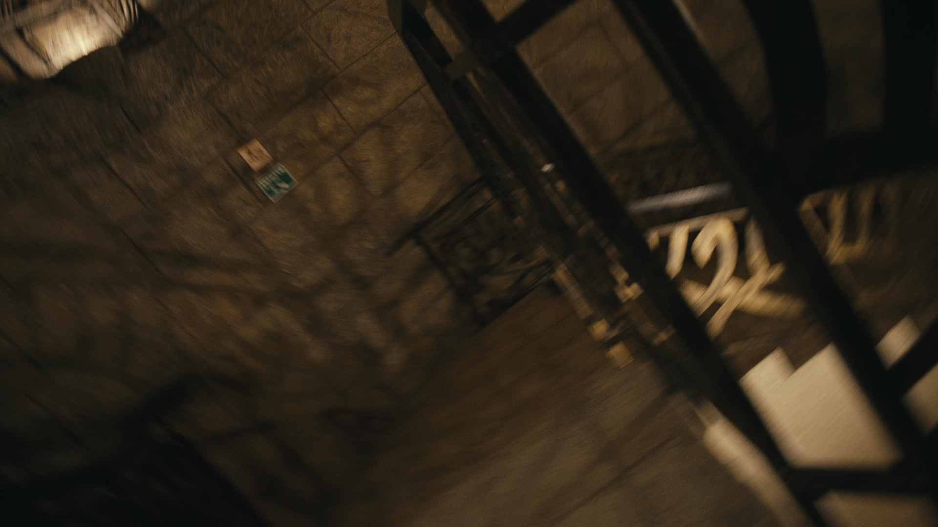 Keyframe: C010C003_2003239W