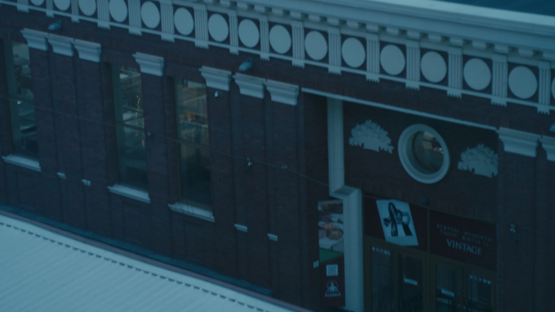 Keyframe: C013C013_2003274K