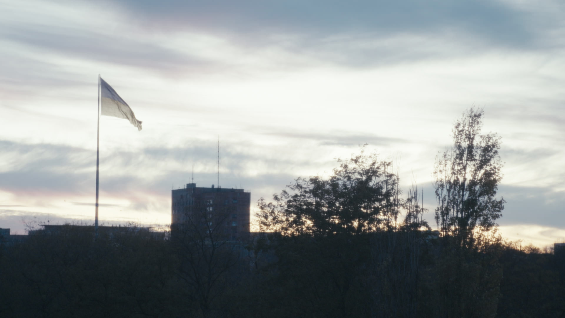 Keyframe: C013C026_200327ZR