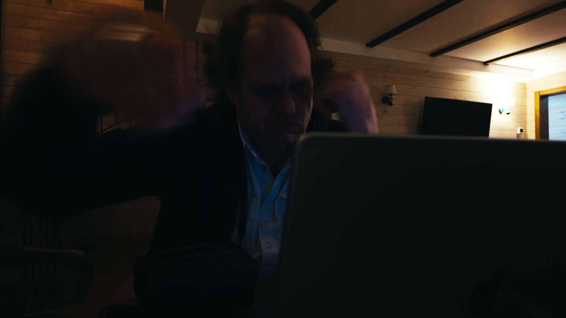 Keyframe: DJI_20251026231544_0046_D_B01